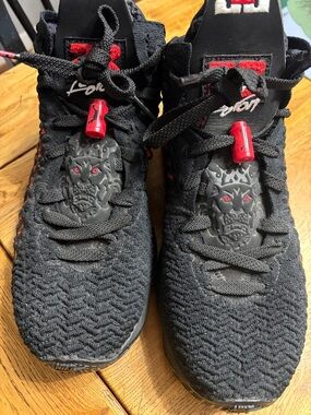 Nike -Black and Red Lace-Up LeBron James size-6.5 Youth